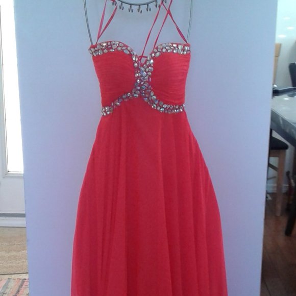 GRAD/PROM FORMAL DRESS NEW - Picture 2 of 10